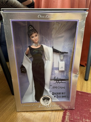 Barbie holly golightly - barbie,