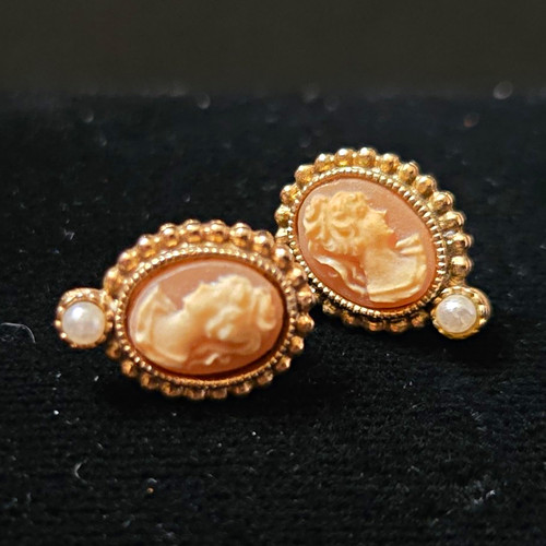 Vintage women oval peach - women’s,