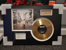 Amazing Framed Oasis Gold Disc