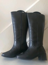 Pavers  Women's Size 4 (Wide
