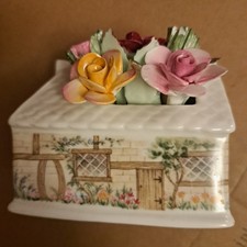 Royal Albert Old Country Roses 1988 Basketweave cottage house w roses bone china