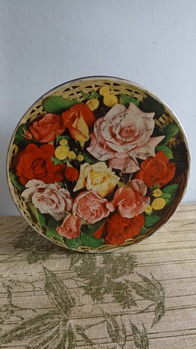Vintage floral tin - floral, peek,
