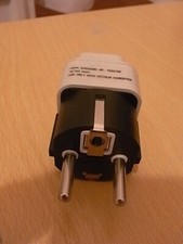 BRAND NEW VIDAL SASSOON HAIRDRYER PLUG TRAVEL ADAPTOR (FREE POSTAGE)