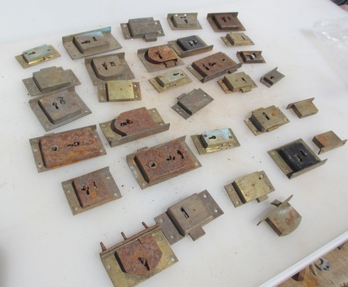 Antique brass cabinet lever - brass,