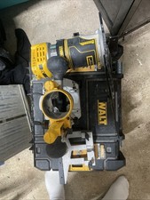 DEWALT ROUTER WITH ATTACHMENTS 