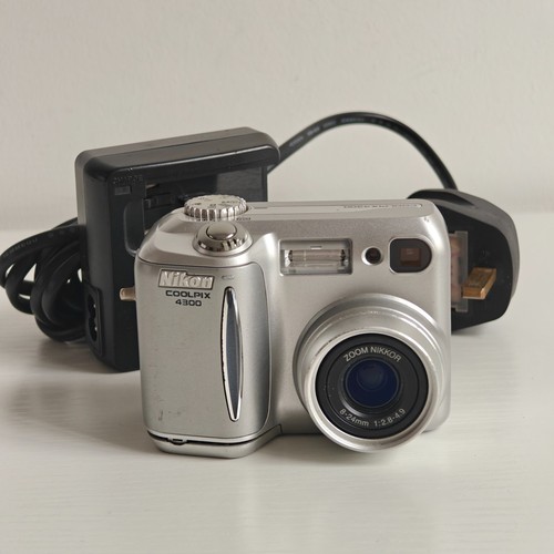 Nikon coolpix 4300 4mp digital - nikon,