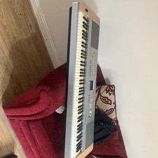 Yamaha DGX-640 Portable Grand