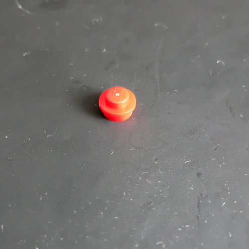 Lego red round 1x1 brick - round,
