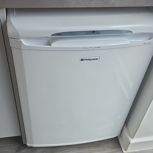 Hotpoint white under counter - hotpoint, under-counter