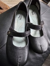 Size 8 Hush Pupples Ladies Extended Strap