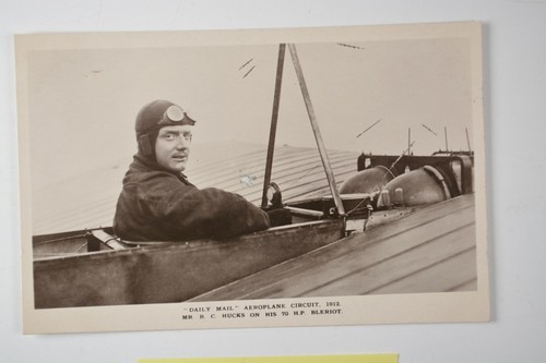 Hucks daily mail - hucks, aeroplane