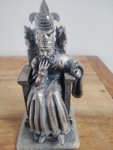 Rare fantasy and legend king - rare,
