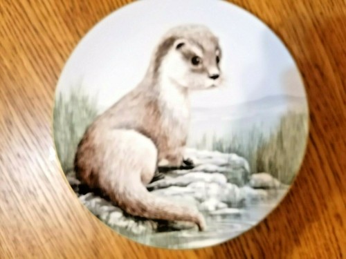 Otter wall plate - otter, crown