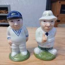 HP Pottery Novelty Cricket