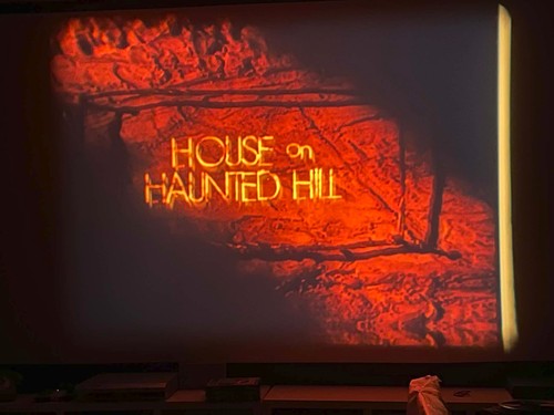 The house haunted - house, 1999