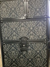 beauty trolley case on wheels