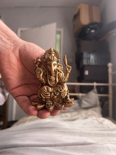 Brown resin elephant figurine - brown,