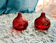 2 Small Elegant Vases