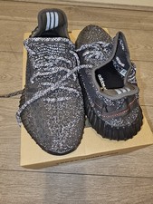 adidas Yeezy Boost 350 V2