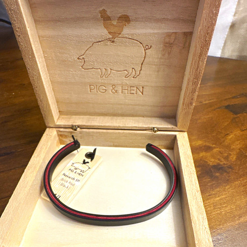 Pig hen navarch sr - pig, cuff