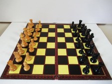 VINTAGE STAUNTON CHESS SET