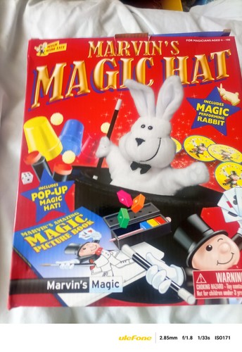 Marvin magic hat set with - marvin's,