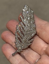 LARGE GLITTERING FEATHER BROOCH -WITH SPARKLING RHINESTONES-SILVER PLATED- NEW !