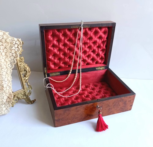 Antique jewellery box thuya - box.,