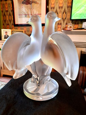 LALIQUE STUNNING ARIANE PEACE