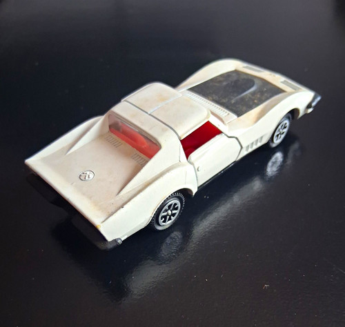 Dinky corvette stingray - corvette,