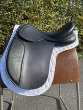 Ideal dressage/vsd saddle 17.5”