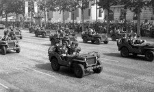 Army Hotchkiss M201 jeeps at