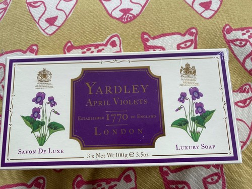 Yardley april violets bath - yardley,