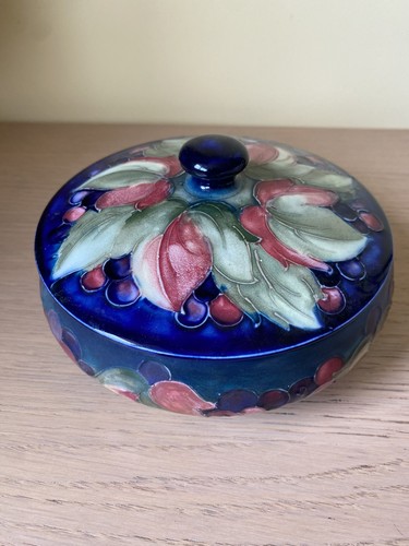 Vintage moorcroft large - large, lidded