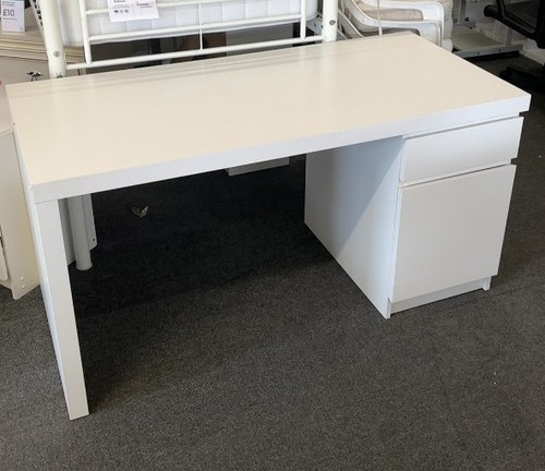 Ikea large desk - large, cs
