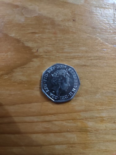 2019 50p error - 2019, sticke