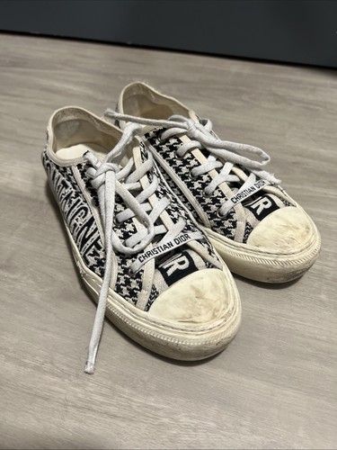 Used dior sneaker - used,