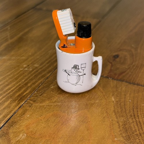 Toothbrush toothpaste - &,