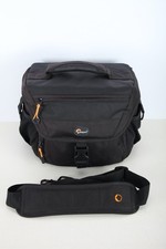 Lowepro Nova 180 AW Shoulder Camera Bag Black Excellent Condition #33