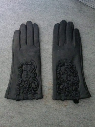 Women black leather gloves - black,
