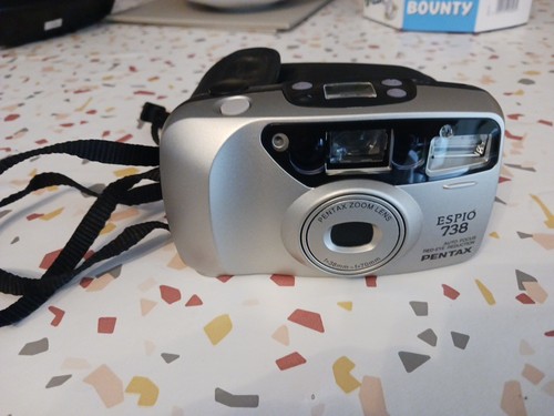 Pentax espio 738 - 35mm, film