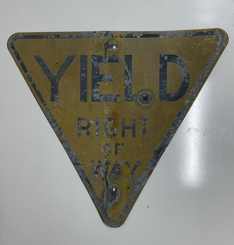 Vintage yellow yield right - yellow,