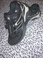 Mens Trainers Size 9  Salomon