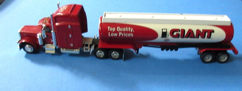 Winross giant fuel tanker and - tanker,