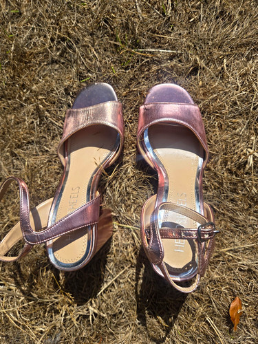 Head over heels - mariaah, rose