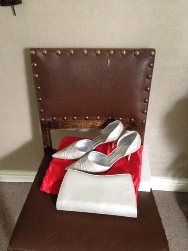 Ladies shoes size with - 5.5,