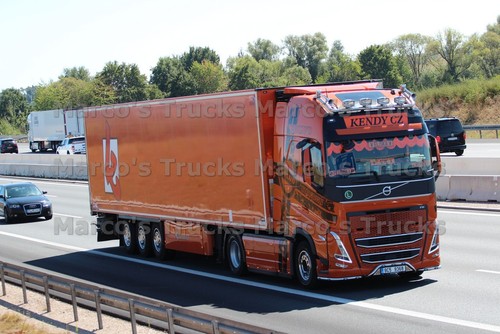 Truck photo volvo box - truck,