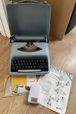 Vintage Remmington 'Envoy II’ Portable Typewriter With Hard Case