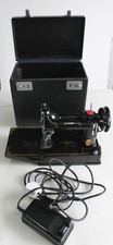 Vintage Singer 221K  Featherweight Sewing Machine. Excellent condition.
