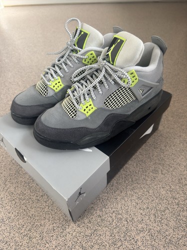 Jordan neon size 9 - 4,